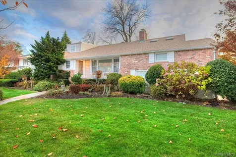 58 Allen Road Rockville Centre NY 11570