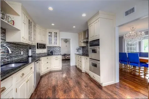 58 Allen Road Rockville Centre NY 11570