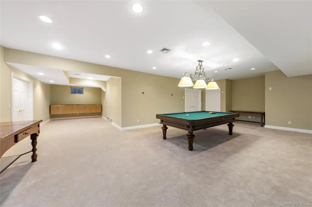 38 Stone Hill Drive S Manhasset NY 11030