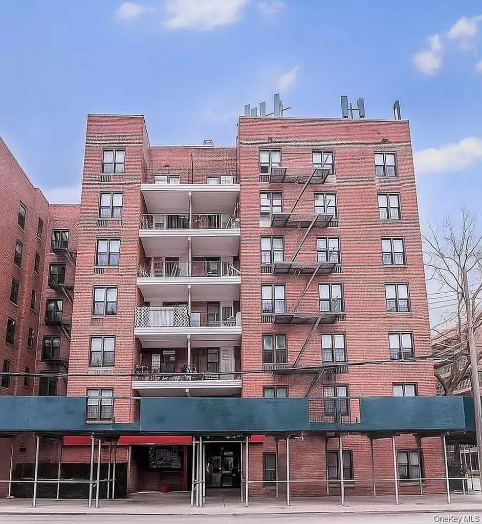 38-25 Parsons Boulevard Flushing NY 11354