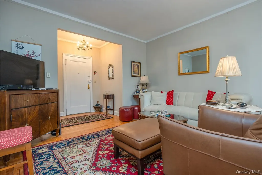 5 Midland Gardens Bronxville NY 10708