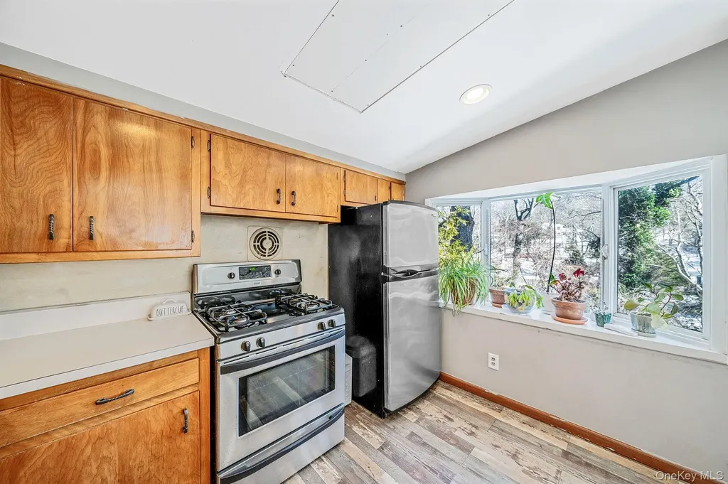 15 Ridge Lane Miller Place NY 11764