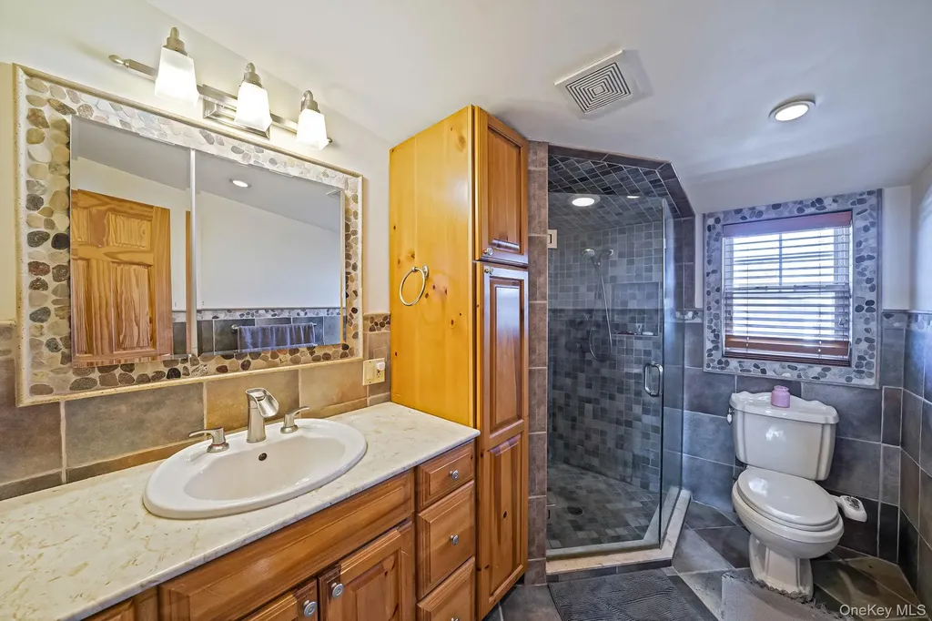 15 Ridge Lane Miller Place NY 11764