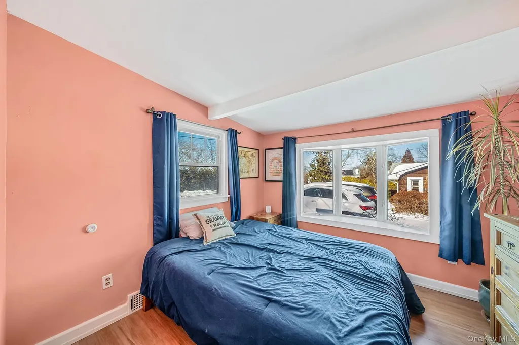 15 Ridge Lane Miller Place NY 11764
