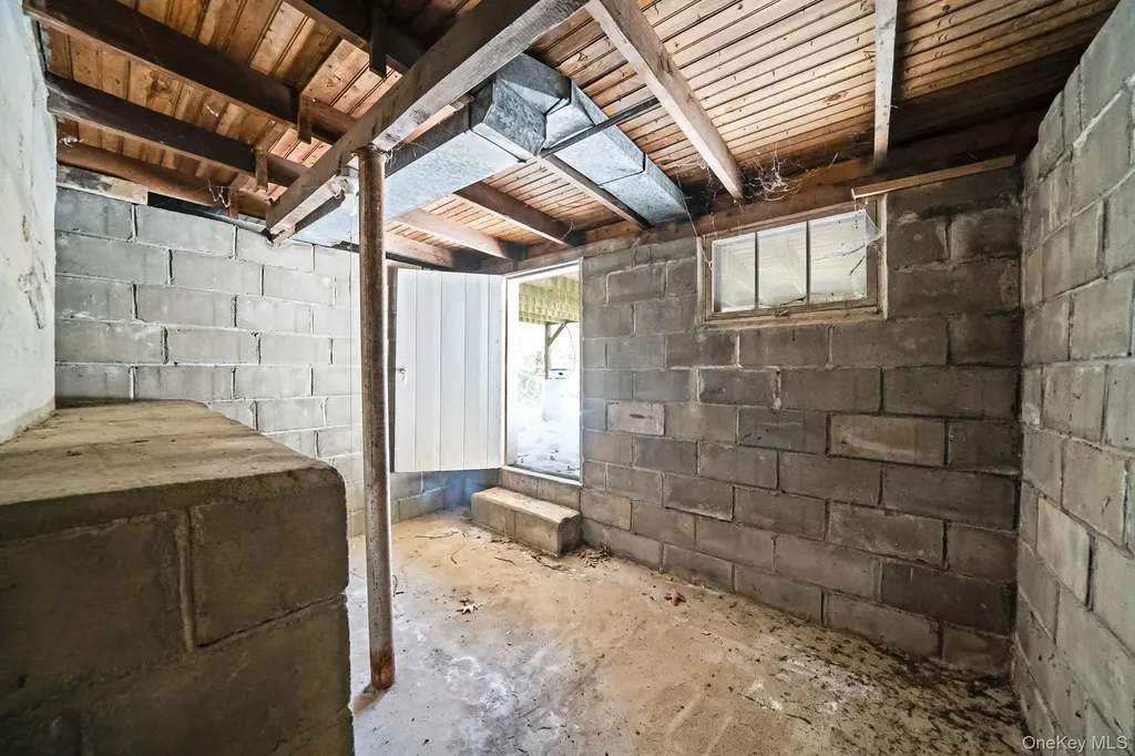 15 Ridge Lane Miller Place NY 11764