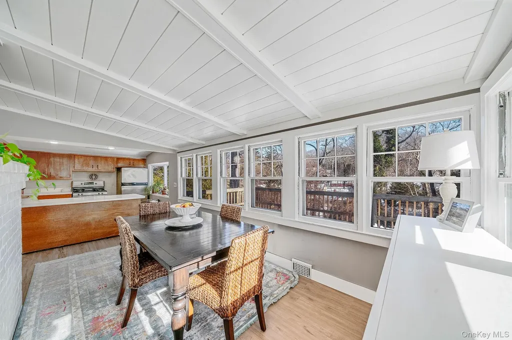 15 Ridge Lane Miller Place NY 11764