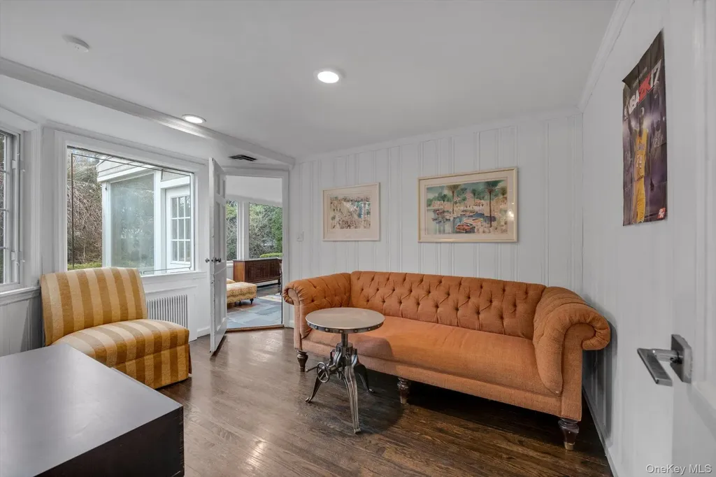 1357 Boxwood Drive E Hewlett Harbor NY 11557