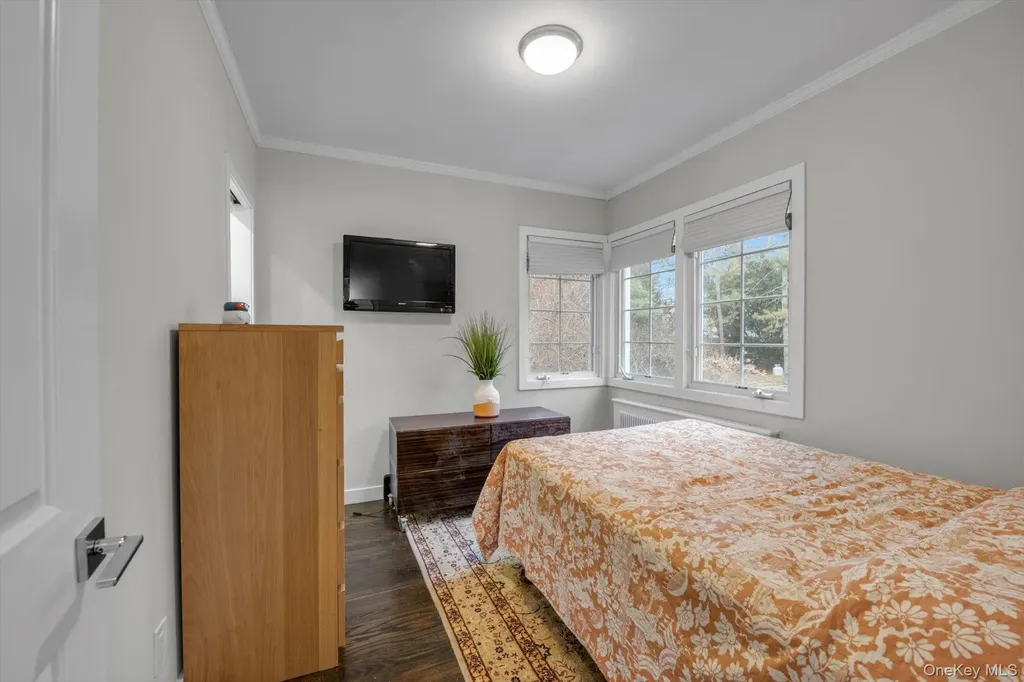 1357 Boxwood Drive E Hewlett Harbor NY 11557