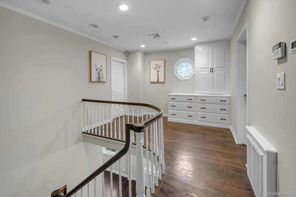 1357 Boxwood Drive E Hewlett Harbor NY 11557