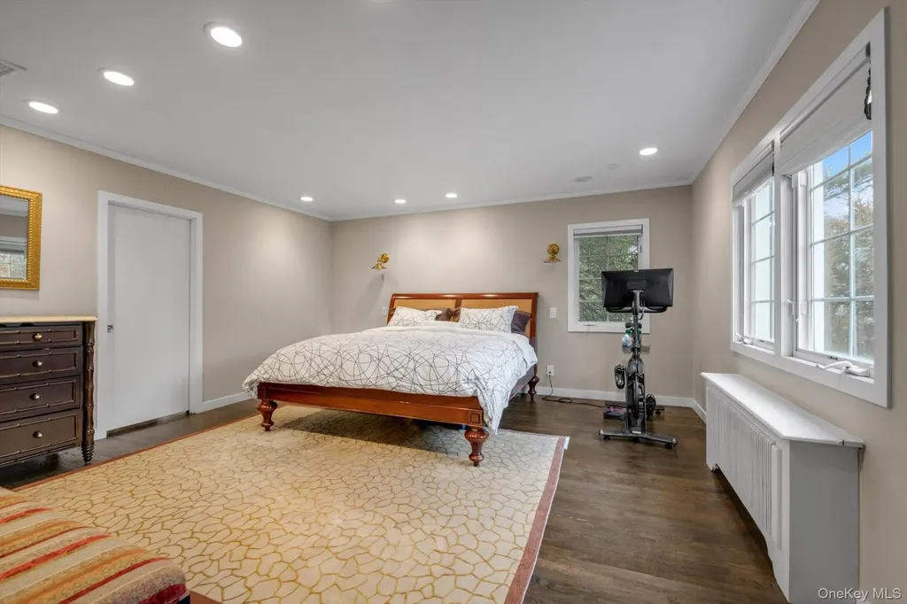 1357 Boxwood Drive E Hewlett Harbor NY 11557
