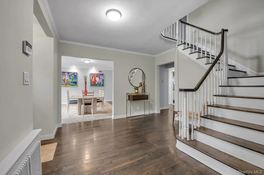 1357 Boxwood Drive E Hewlett Harbor NY 11557