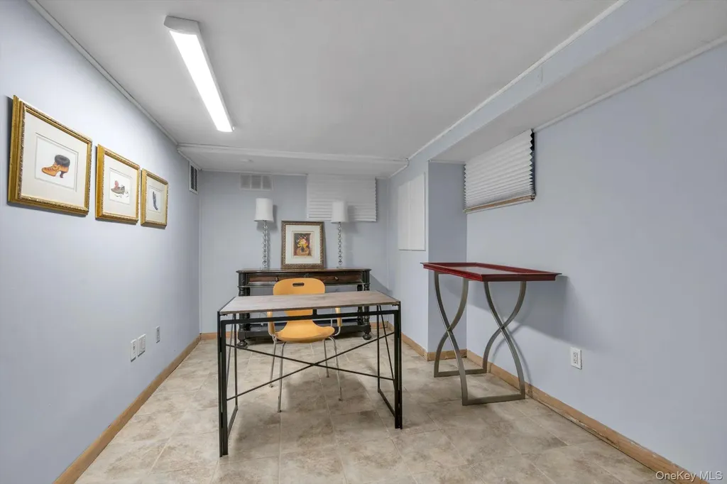 1357 Boxwood Drive E Hewlett Harbor NY 11557