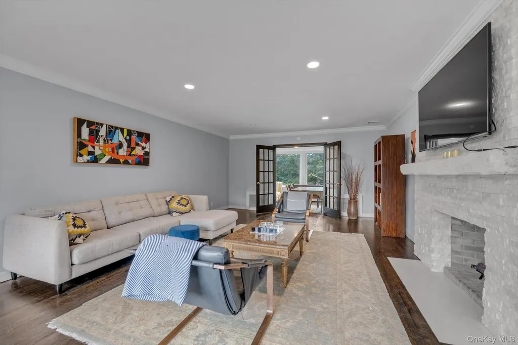 1357 Boxwood Drive E Hewlett Harbor NY 11557