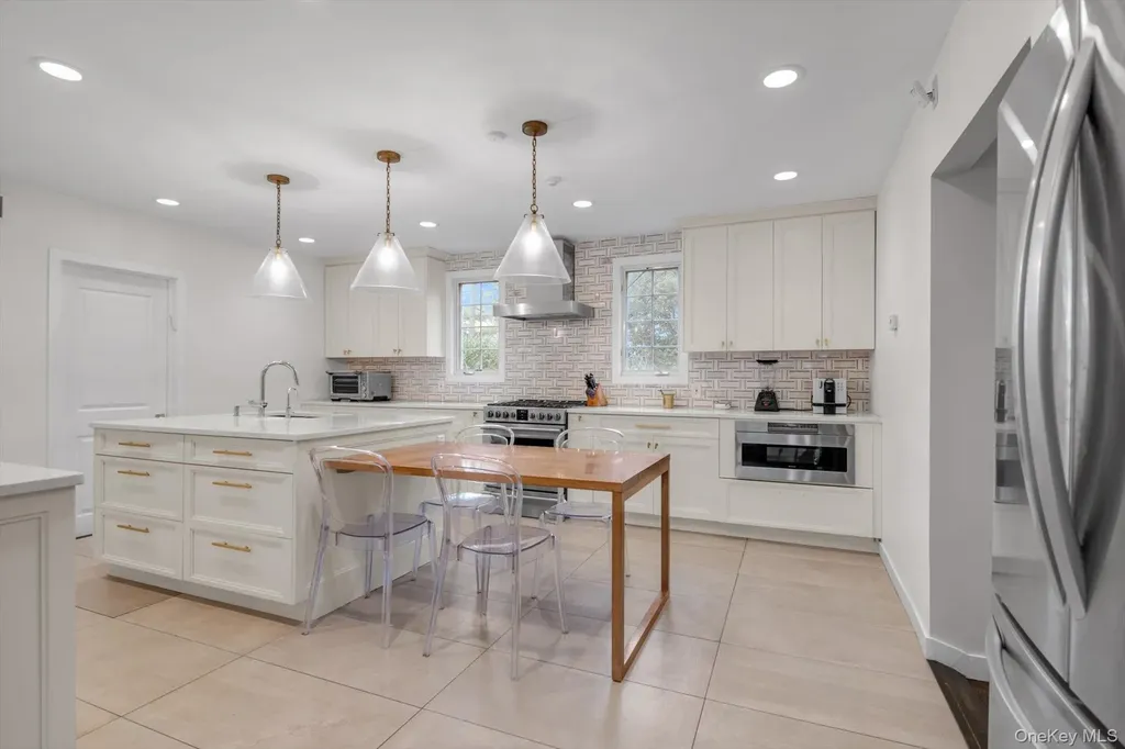 1357 Boxwood Drive E Hewlett Harbor NY 11557