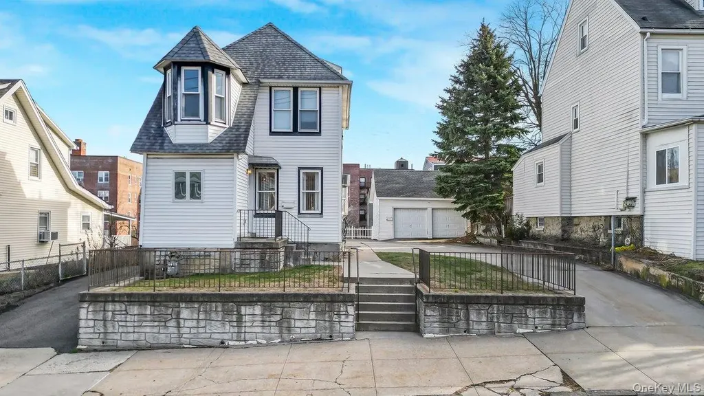 28 Crescent Place Yonkers NY 10704