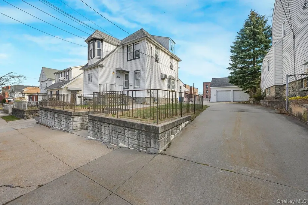 28 Crescent Place Yonkers NY 10704