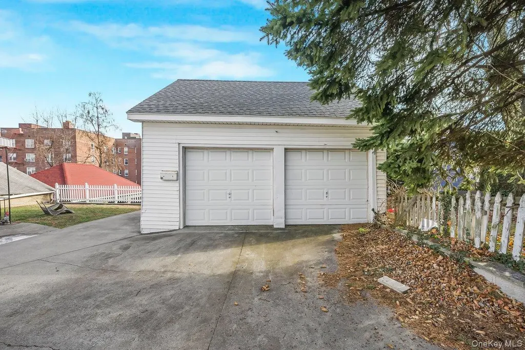 28 Crescent Place Yonkers NY 10704