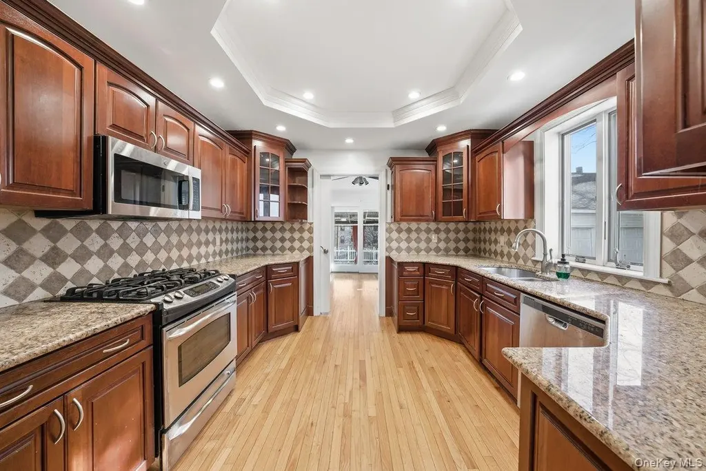 28 Crescent Place Yonkers NY 10704