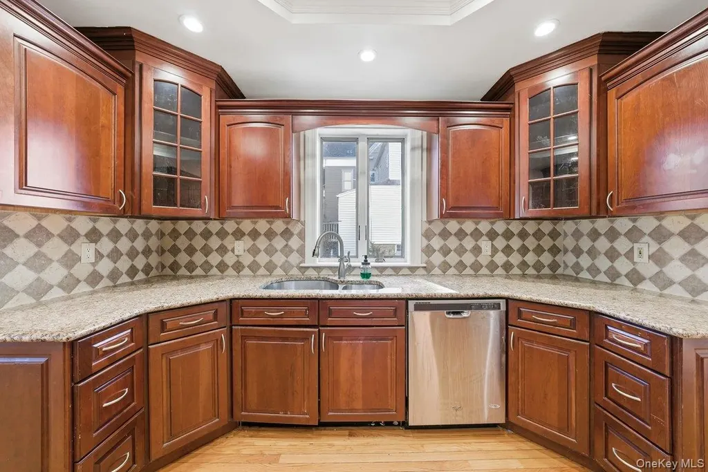 28 Crescent Place Yonkers NY 10704