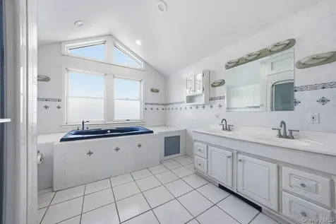 28 Crescent Place Yonkers NY 10704