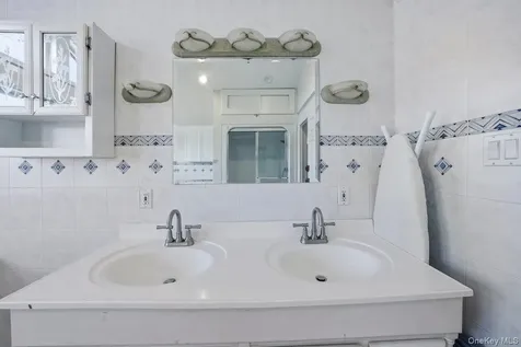 28 Crescent Place Yonkers NY 10704