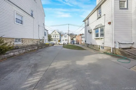 28 Crescent Place Yonkers NY 10704
