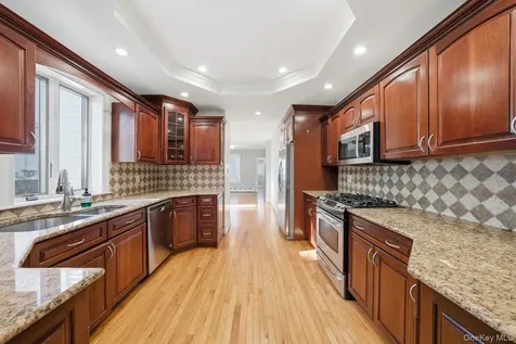 28 Crescent Place Yonkers NY 10704