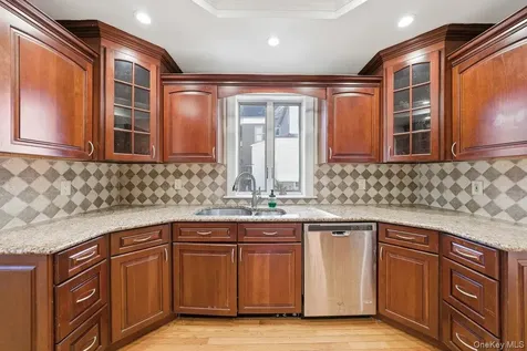 28 Crescent Place Yonkers NY 10704
