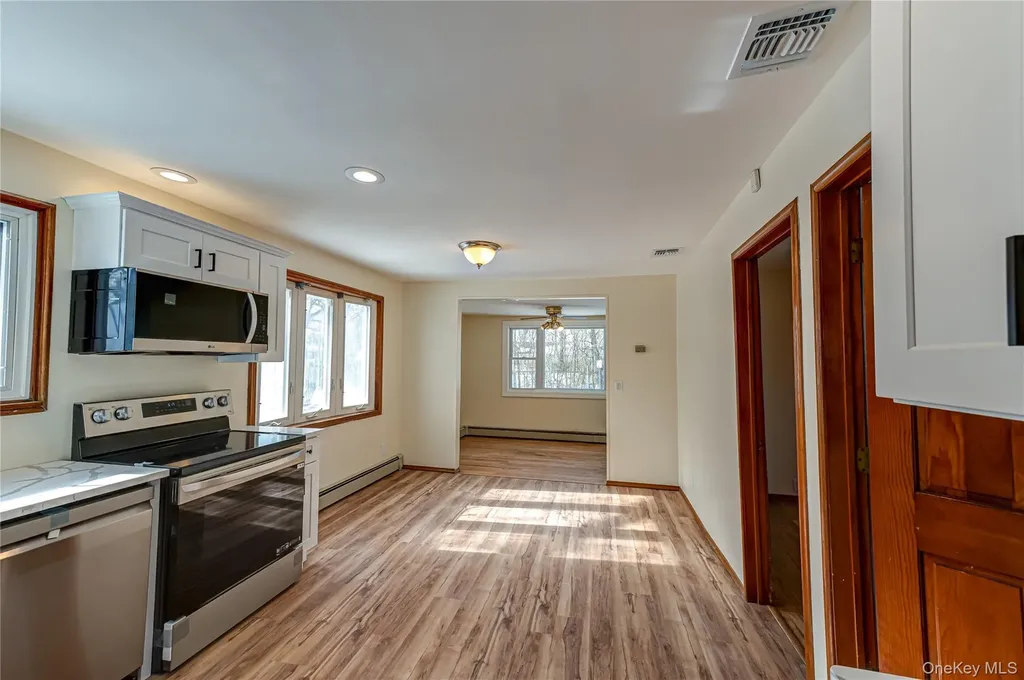 59 Webster Avenue Ronkonkoma NY 11779
