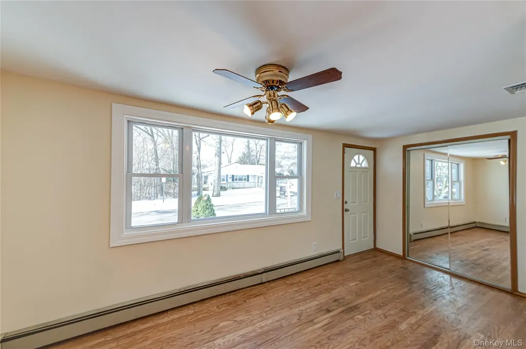 59 Webster Avenue Ronkonkoma NY 11779