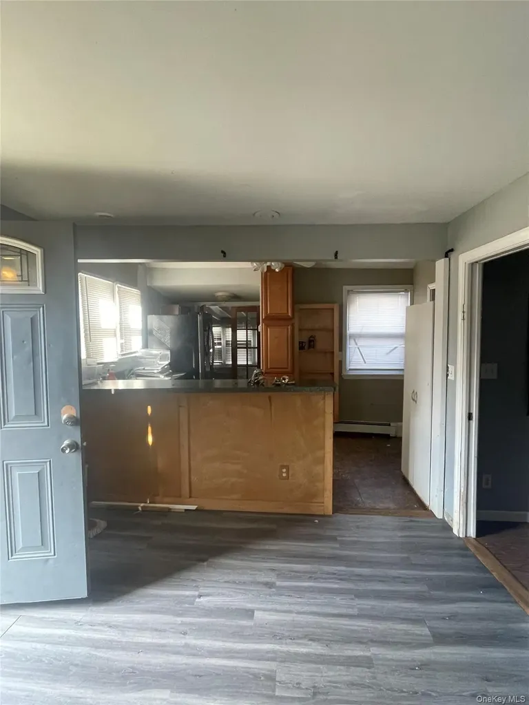 359 Park Avenue Babylon NY 11702