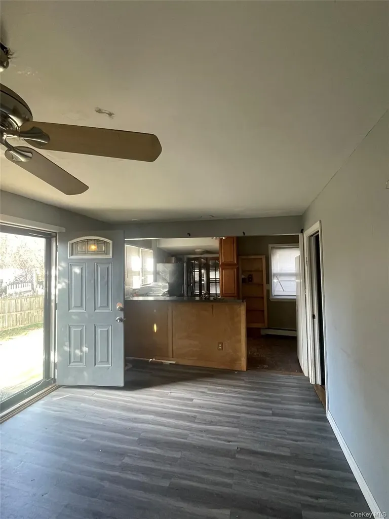 359 Park Avenue Babylon NY 11702