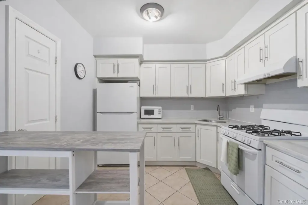 6027 78th Avenue Glendale NY 11385