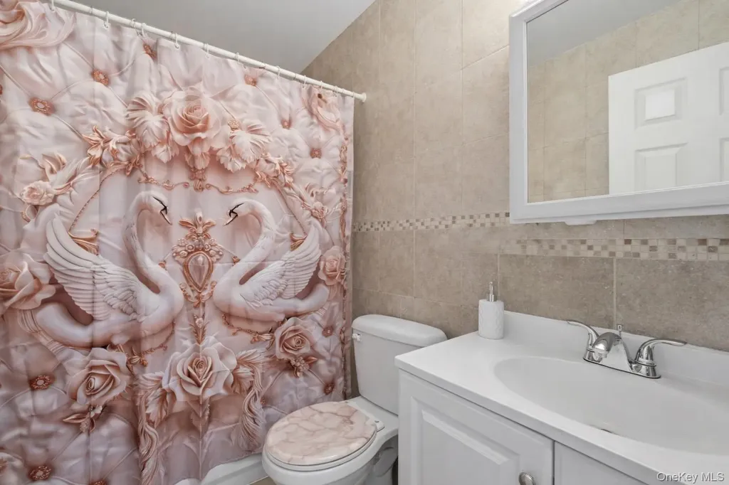 6027 78th Avenue Glendale NY 11385