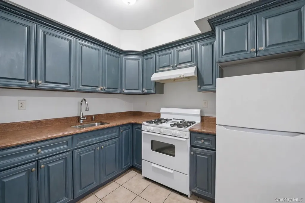 6027 78th Avenue Glendale NY 11385