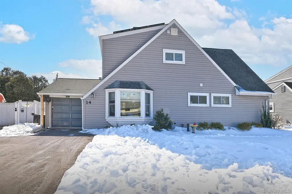 14 Thimble Lane Hicksville NY 11801