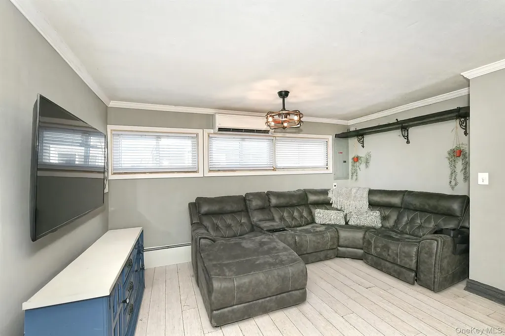 14 Thimble Lane Hicksville NY 11801