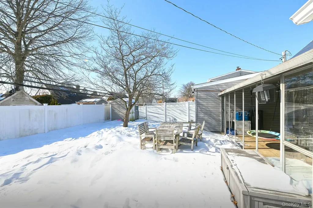 14 Thimble Lane Hicksville NY 11801