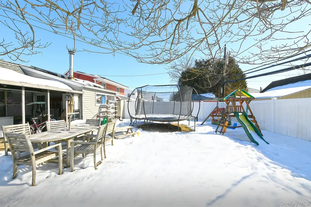 14 Thimble Lane Hicksville NY 11801