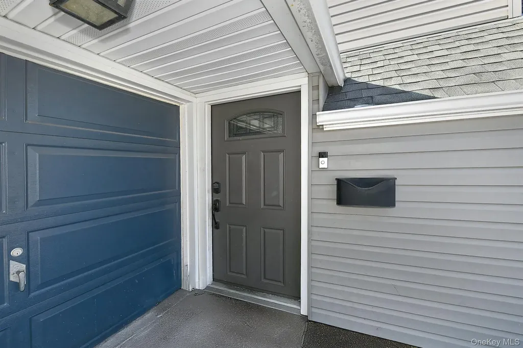 14 Thimble Lane Hicksville NY 11801