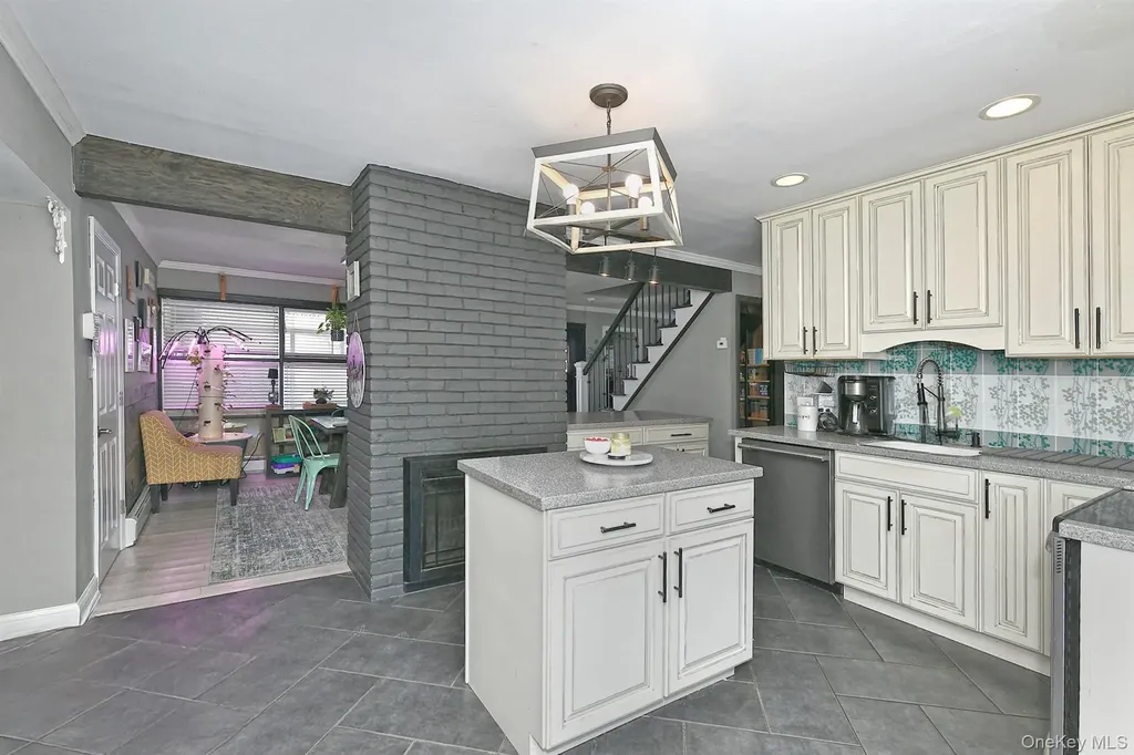 14 Thimble Lane Hicksville NY 11801