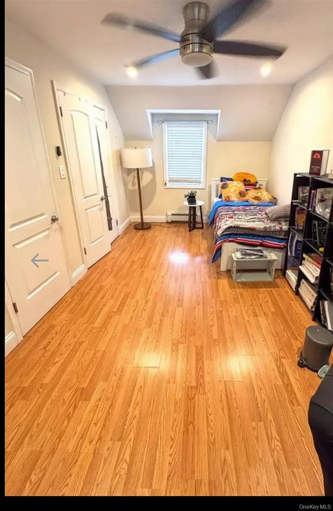 131 E Alhambra Avenue Lindenhurst NY 11757