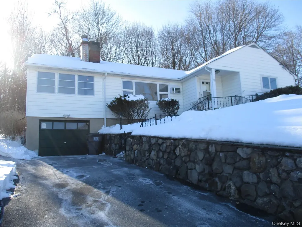 35 Midland Avenue Central Valley NY 10917