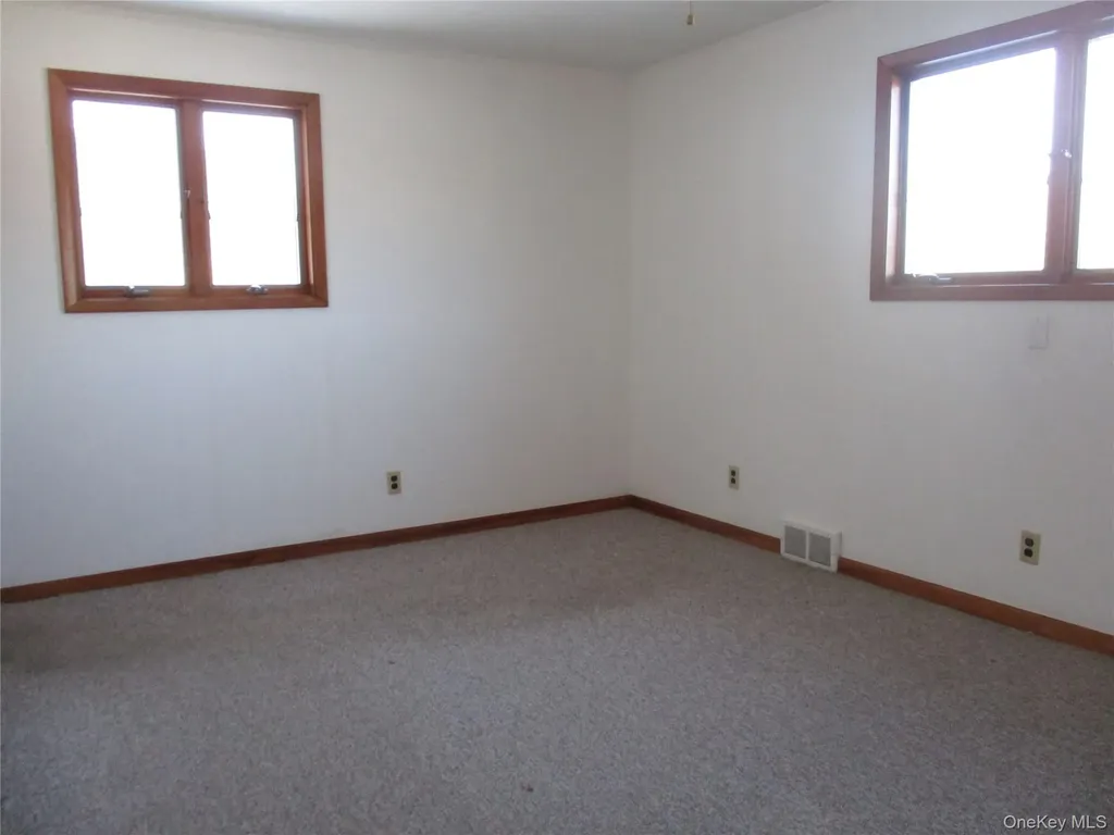 35 Midland Avenue Central Valley NY 10917