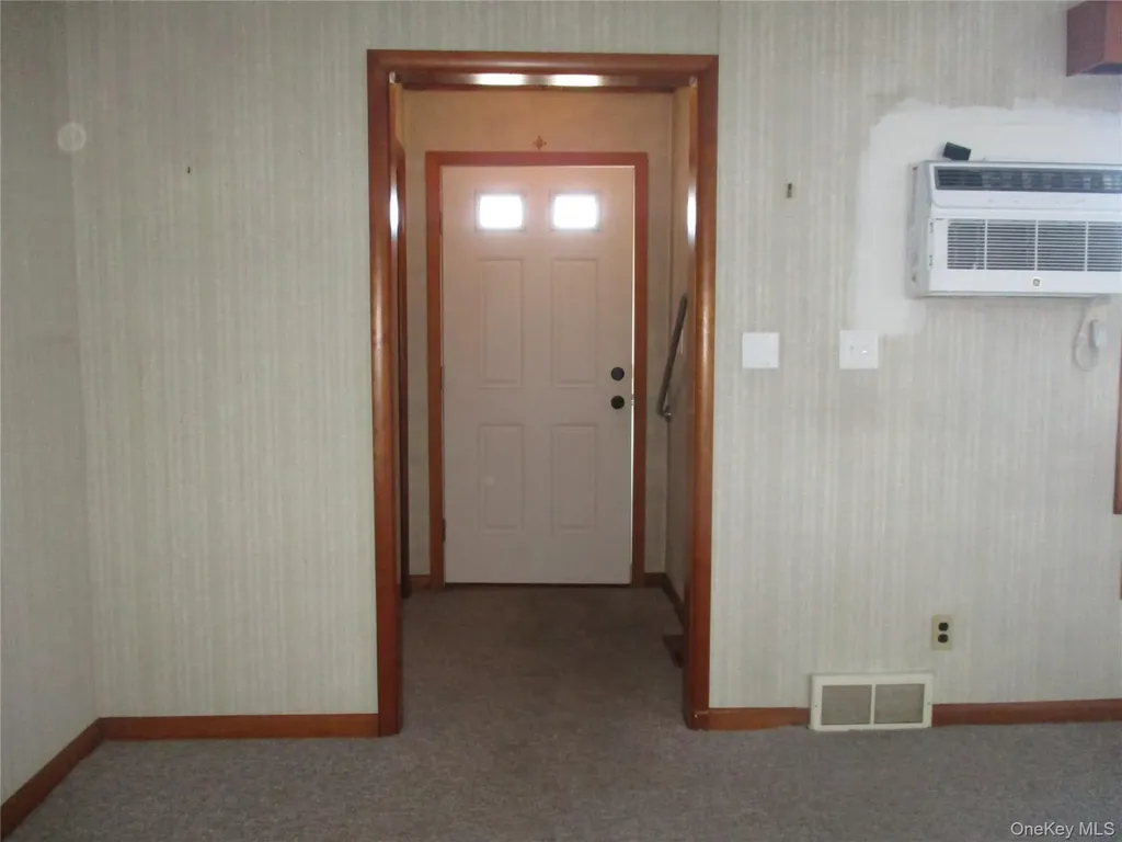 35 Midland Avenue Central Valley NY 10917