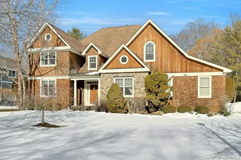 14 Pond Hollow Court Pleasantville NY 10570