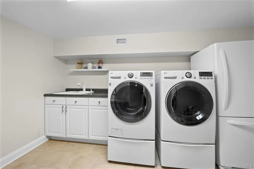 2883 Shore Drive Merrick NY 11566