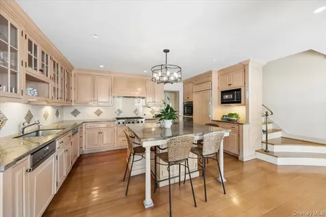 14 Bonnie Briar Lane Larchmont NY 10538