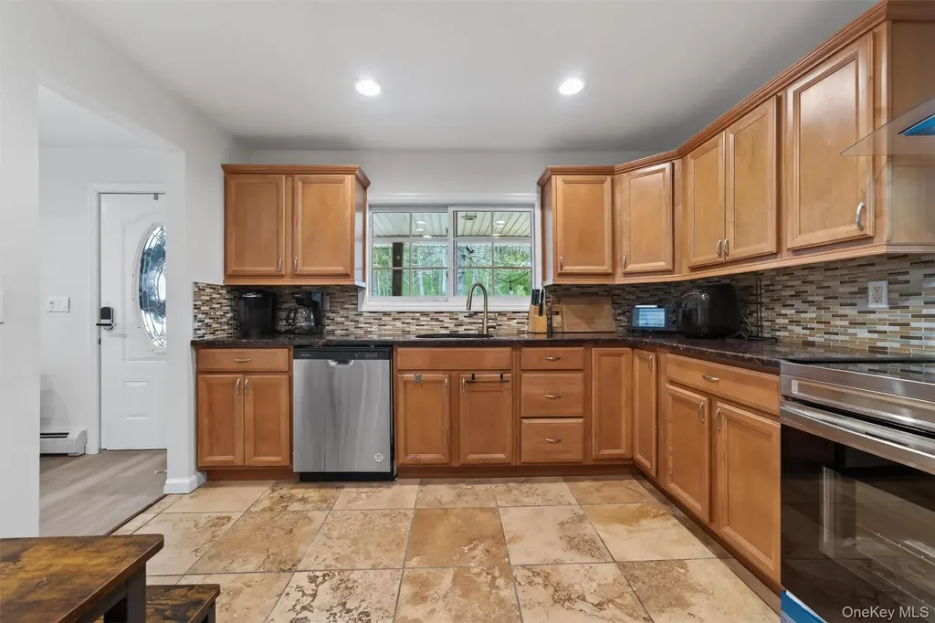 86 Beaver Brook Road Call Listing Agent NY 12764