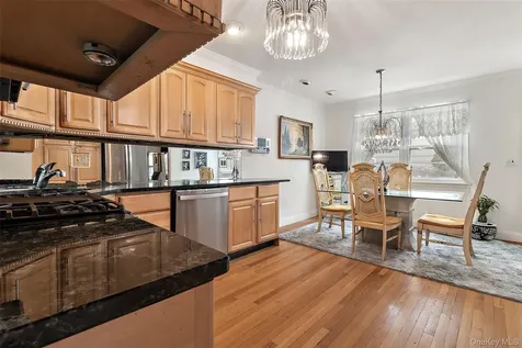 20 Old Farm Road Scarsdale NY 10583